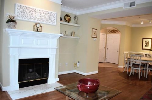 221 Ashford Cir, Atlanta, GA 30338-2304