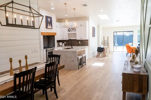 3307 43rd Pl, Phoenix AZ  85018-6422 exterior