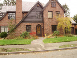 43 Manor House Rd, Newton, MA 02459-1548