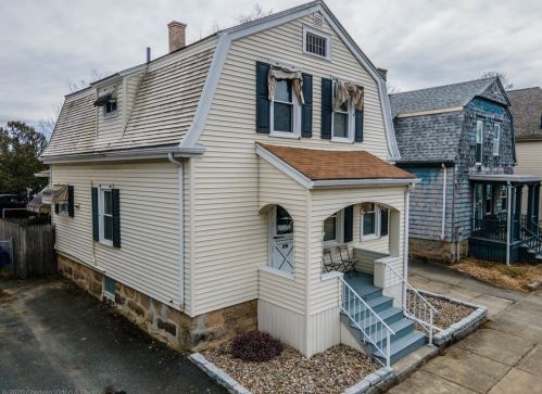 278 Palmer St, New Bedford, MA 02740-2559