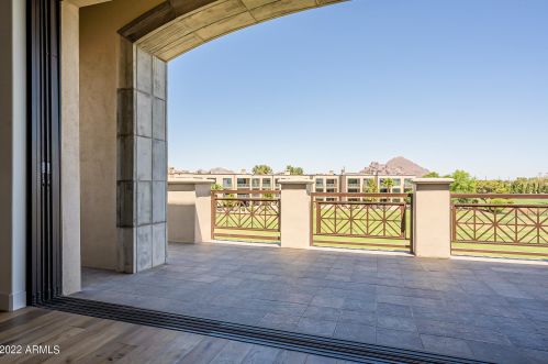 2 Biltmore Est, Phoenix AZ  85016-2853 exterior