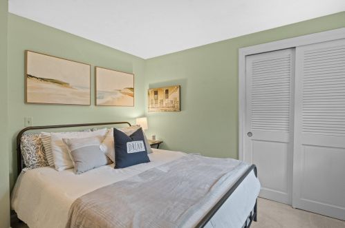 37 Howard Dr, Plymouth MA 02360-4272 exterior