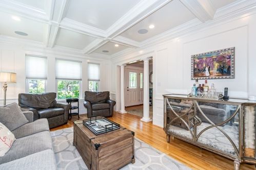 1058 Highland Ave, Needham MA 02494-1128 exterior