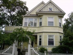22 Prairie Ave, Newton, MA 02466-2104