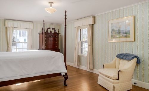 7 Monadnock Rd, Arlington MA 02476-8026 exterior