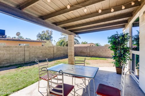 3001 Clinton St, Phoenix AZ 85029-4235 exterior