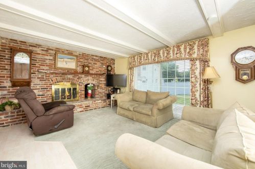 27 Rygate Ave, West Deptford NJ 08096-4218 exterior