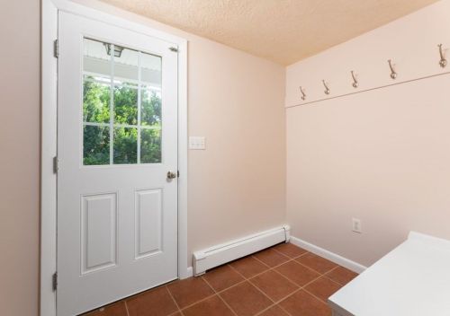 43 Freeman St, Newton, MA 02466-1205