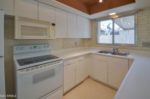 4430 Belleview St, Phoenix AZ 85008-5644 exterior