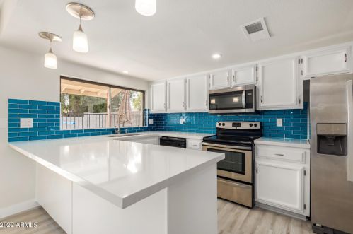 3025 Charleston Ave, Phoenix, AZ 85032-1172