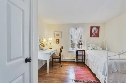 360 Windjammer Ln, Eastham MA 02642-3436 exterior