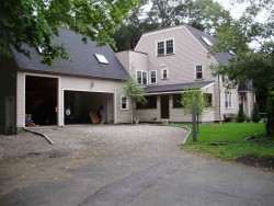 31 Pilgrim Rd, Newton, MA 02468-2124