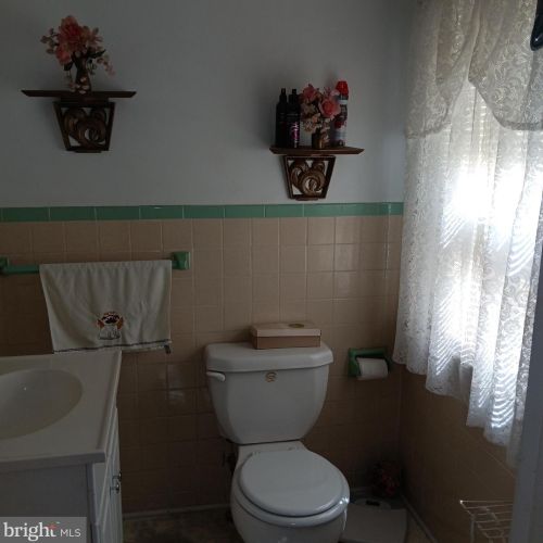 203 7 St, West Deptford NJ 08086-3129 exterior