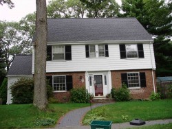35 Kingston Rd, Newton, MA 02461-1013
