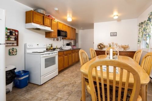 35 Grammont Rd, Worcester MA 01607-1175 exterior