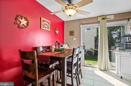 236 Mantua Blvd, West Deptford NJ 08051-1038 exterior