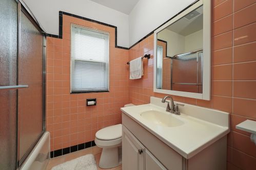 3826 Kenilworth Ave, Forest View IL 60402-2213 exterior