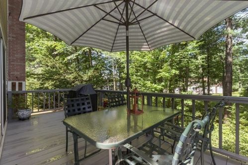 2 Jonathan Rd, Burlington MA 01803-1414 exterior