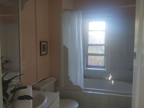 2 Rowe St, Newton MA 02466-1524 exterior