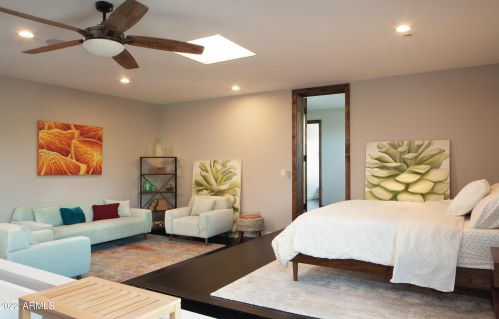 4621 Camelback Rd, Phoenix AZ 85033-1534 exterior