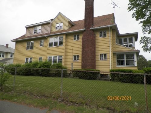 7 Fiske St, Worcester, MA 01602-2936