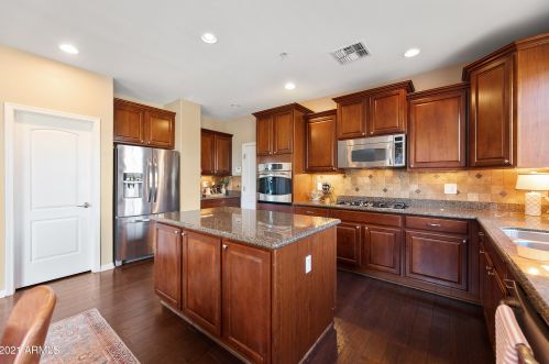 21824 39 St, Phoenix AZ 85050-4881 exterior