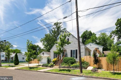 301 Lincoln Ave, West Deptford NJ  08066-1132 exterior