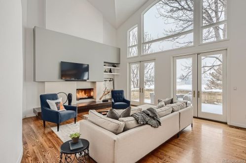 27 Glenmoor Dr, Englewood CO 80113-7115 exterior