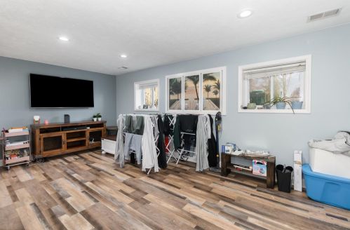 3964 Kingsway Dr, Crown Point IN 46307-8944 exterior