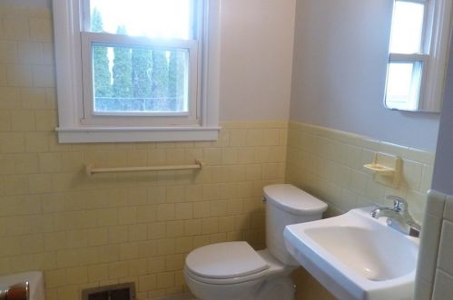 54 King Philip Rd, Worcester MA 01606-2385 exterior