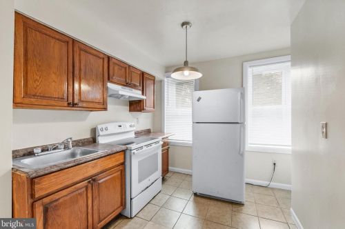 2351 16th St, Philadelphia, PA 19132-4402