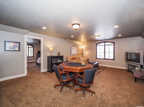 2161 Lorita Way, Sandy UT 84093-6514 exterior