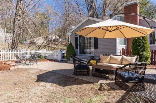 277 Haverhill St, North Reading MA 01864-1452 exterior