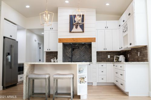 3307 43rd Pl, Phoenix AZ  85018-6422 exterior