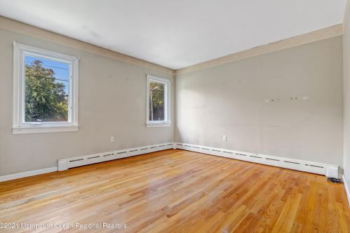 20 Irving Pl, Tinton Falls NJ  07724-1607 exterior