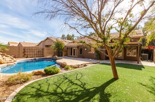 2712 Beautiful Ln, Phoenix AZ 85042-7073 exterior