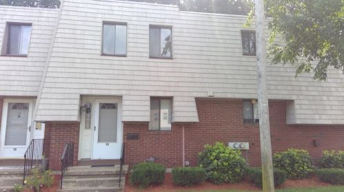 96 Beekman Dr, Agawam, MA 01001-2607