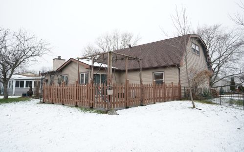 807 Beech Dr, Lemont IL 60440-1601 exterior