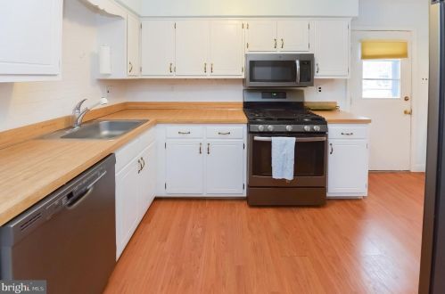 534 Elberne Ave, West Deptford NJ 08093-1716 exterior