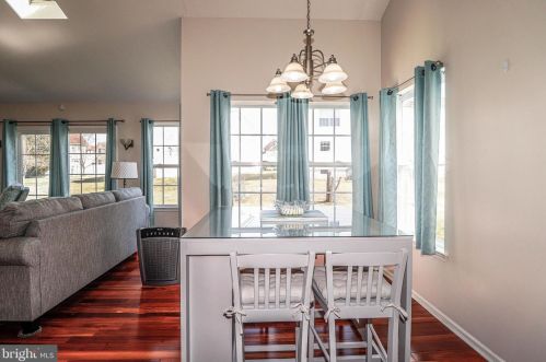 9 Canal Vw Dr, Trenton NJ 08648-1319 exterior