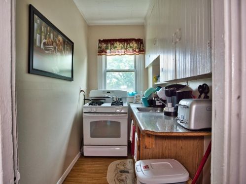 74 Clark St, New Bedford MA 02740-7021 exterior