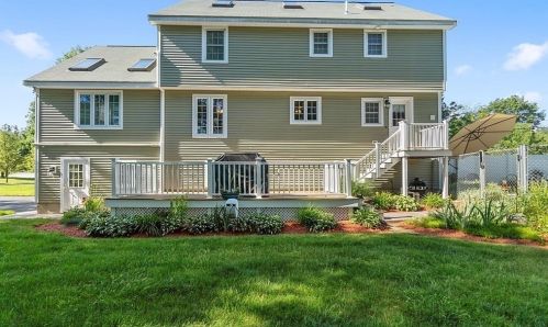 38 Wilshire Cir, Dracut, MA 01826-4263