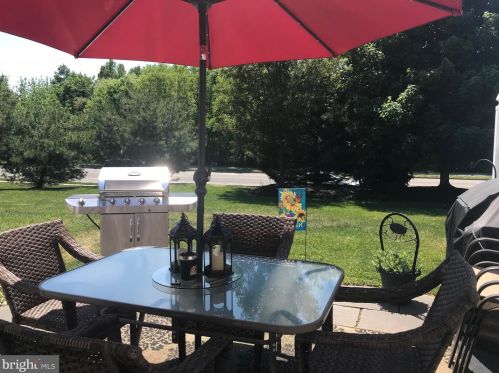 111 Sansom Ln, West Deptford NJ 08096-5168 exterior