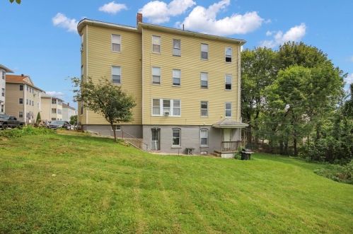 9 Lund St, Worcester MA 01607-1117 exterior