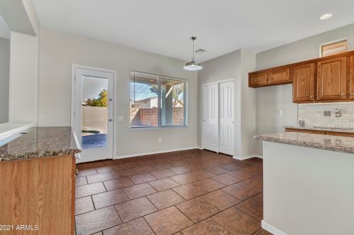 9118 Cypress St, Phoenix AZ 85003-1106 exterior