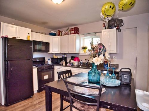 242 Austin St, New Bedford MA 02740-4523 exterior