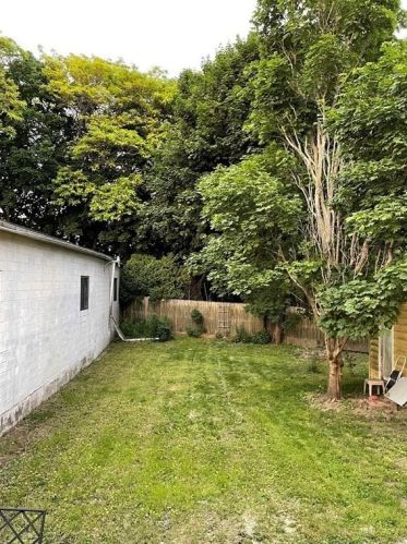 834 Eastern Ave, Fall River MA  02720-7415 exterior