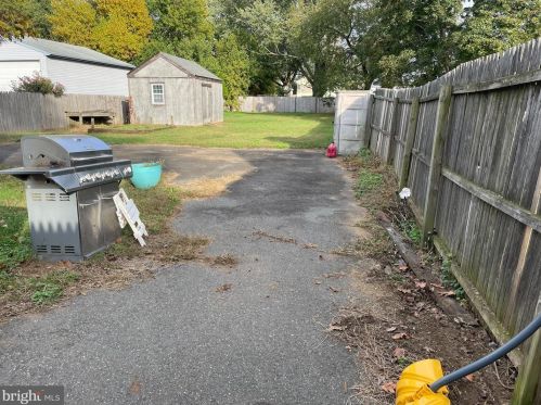 1109 Delsea Dr, West Deptford NJ 08093-2252 exterior