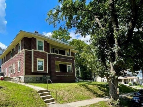 8 Hadwen Ln, Worcester MA 01602 exterior