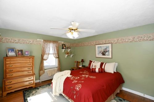 162 June St, Worcester MA 01602-3249 exterior